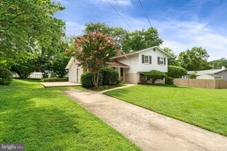 8341 Carnegie Dr in Vienna, VA - Building Photo - Building Photo