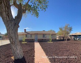 40627 166th St E in Lancaster, CA - Building Photo