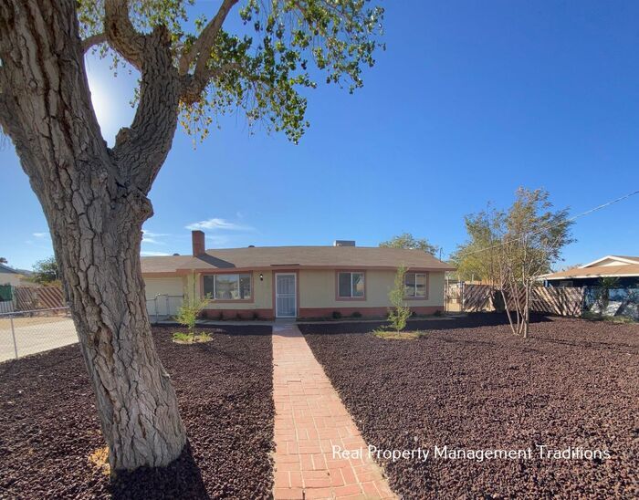 40627 166th St E in Lancaster, CA - Building Photo