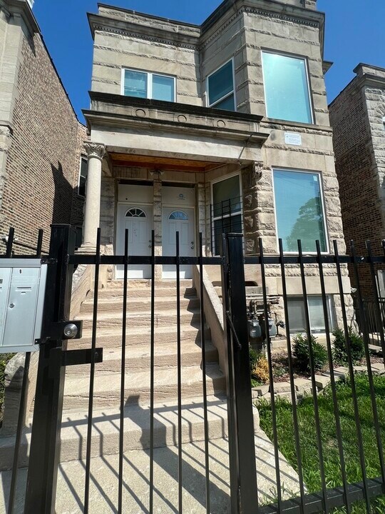 1529 S Central Park Ave-Unit -1 in Chicago, IL - Building Photo