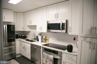 8350 Greensboro Dr in McLean, VA - Building Photo - Building Photo