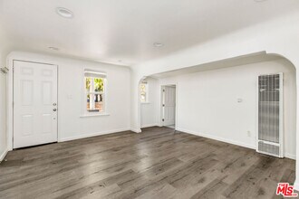 1037 Blake Ave in Los Angeles, CA - Building Photo - Building Photo