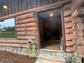 30365 NE Trails End Ln in Newberg, OR - Building Photo - Building Photo