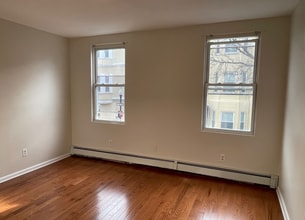 75 Putnam St, Unit 1 in Boston, MA - Building Photo - Building Photo