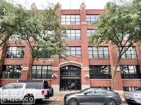 17 N Loomis St, Unit 2H in Chicago, IL - Building Photo