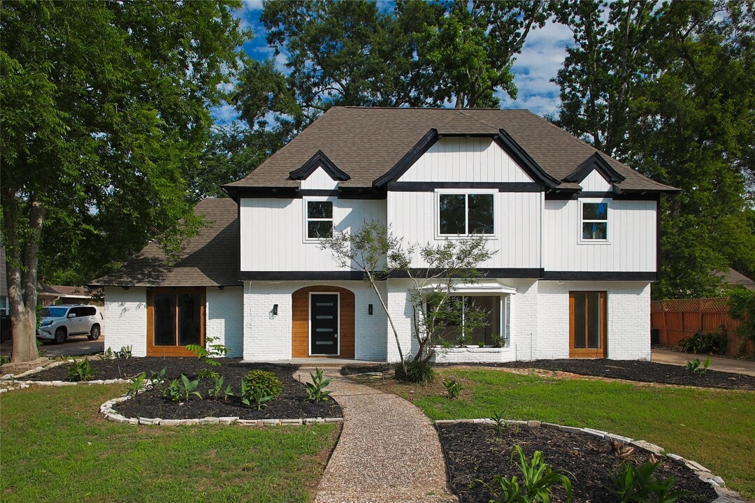 1719 Wagon Gap Trail in Houston, TX - Building Photo