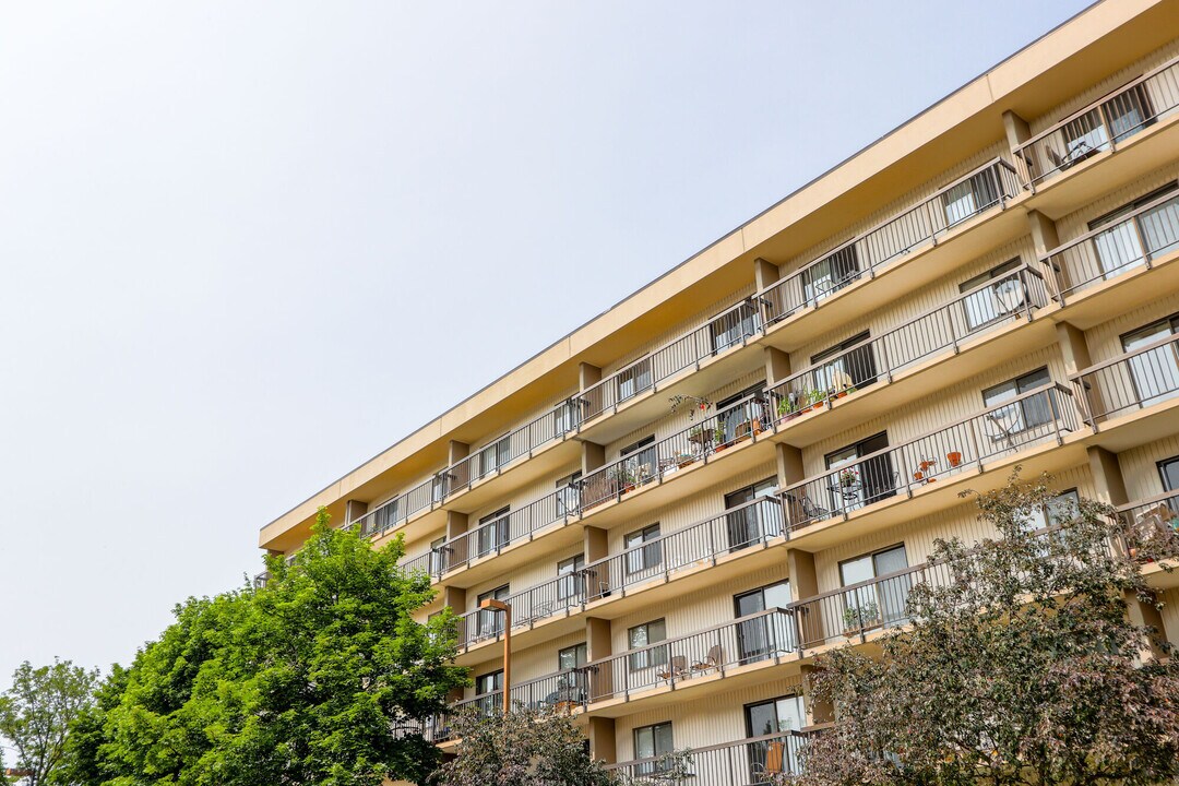 Farmington Place Photo