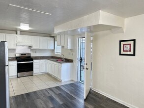 1317 83rd Ave in Oakland, CA - Building Photo - Building Photo