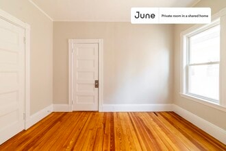 Room in Shared 5 bed/2 bath home in Brookline, MA - Building Photo - Building Photo
