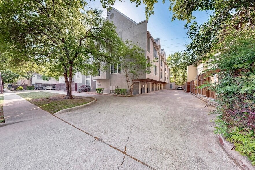 4303 Buena Vista St in Dallas, TX - Building Photo