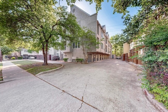 property at 4303 Buena Vista St