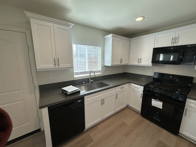 2267 Chestnut St in San Bernardino, CA - Foto de edificio - Building Photo