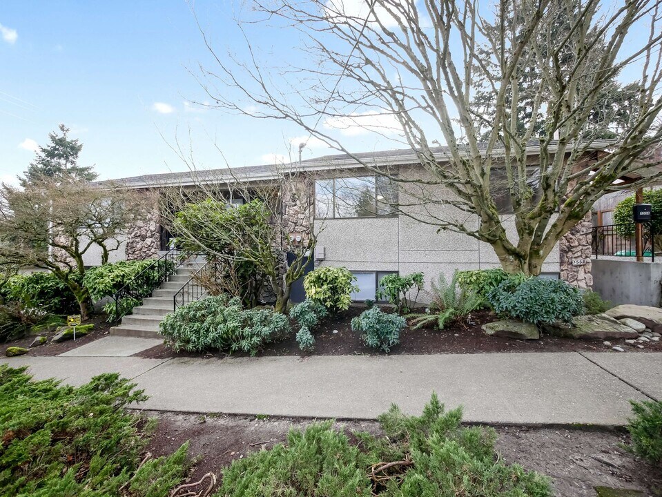 757 N 90th St in Seattle, WA - Building Photo