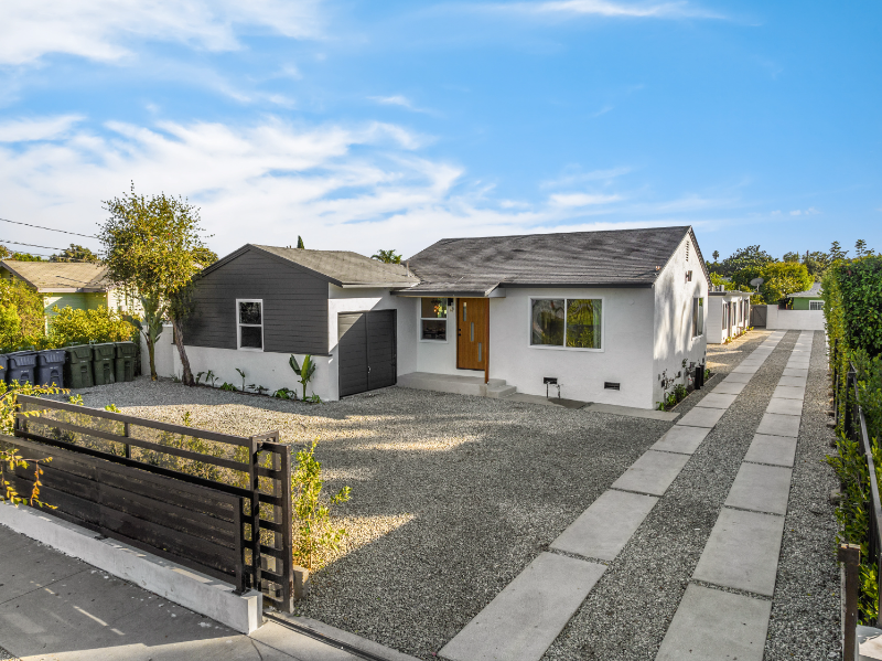 3650 W 111th Pl in Inglewood, CA - Building Photo
