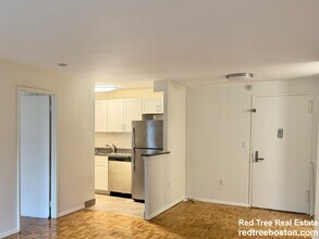 185 Freeman St, Unit 642 in Brookline, MA - Building Photo - Building Photo