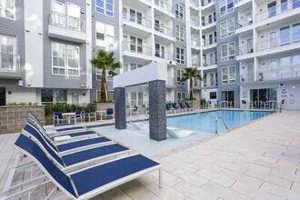 1111 N Durham Dr in Houston, TX - Foto de edificio - Building Photo