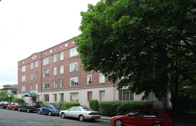 Viceroy Apartments in Seattle, WA - Building Photo - Building Photo