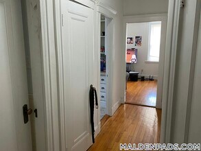 170 Maple St, Unit 109 in Malden, MA - Foto de edificio - Building Photo