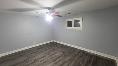 127 E Main St, Unit #1 in Mc Comb, OH - Building Photo - Building Photo