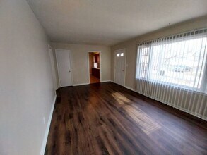 1714 N Pearl St in Independence, MO - Building Photo - Building Photo