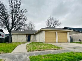 105 Ivanhoe Dr in Victoria, TX - Building Photo