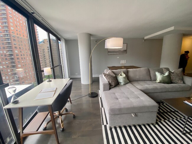 2 E 8th St-Unit -2301 in Chicago, IL - Building Photo - Building Photo
