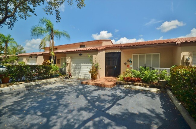 14730 Breckness Pl in Miami Lakes, FL - Building Photo - Building Photo