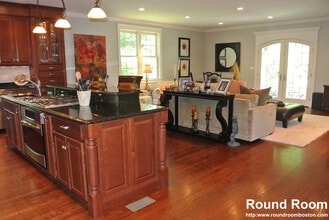 3 Hickory Rd, Unit 1 in Wellesley, MA - Foto de edificio - Building Photo