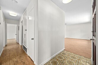 1607 Glencrest Dr in Austin, TX - Building Photo - Building Photo