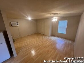 131 Howard Ln in Bandera, TX - Building Photo - Building Photo