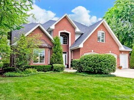 613 Lakeside Dr in Hinsdale, IL - Building Photo