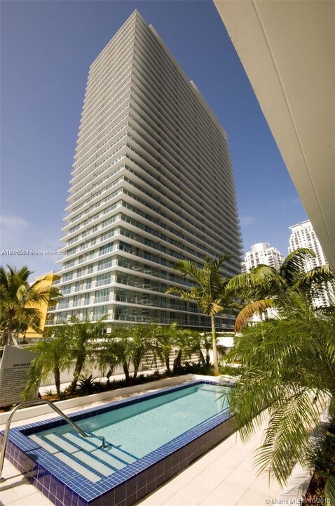 79 SW 12th St, Unit 1903 in Miami, FL - Foto de edificio