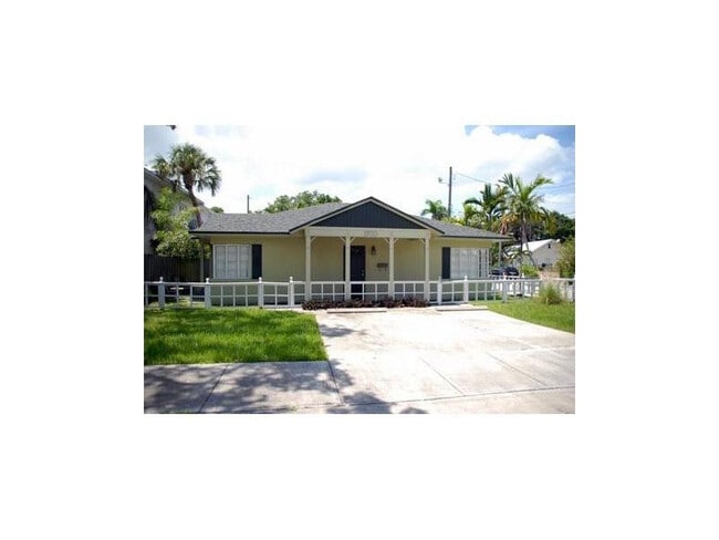 1200 W Las Olas Blvd