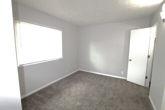 806 W 23rd Ave in Bellevue, NE - Building Photo - Building Photo