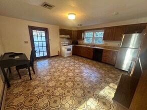 22 Norcross St in Arlington, MA - Building Photo - Building Photo