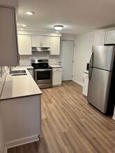 4746 Stonehurst Rd in Liverpool, NY - Building Photo - Building Photo