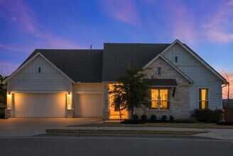 256 Smoke Tree Cir in Dripping Springs, TX - Building Photo - Building Photo