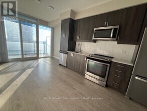 7895-7895 Jane St in Vaughan, ON - Building Photo - Building Photo