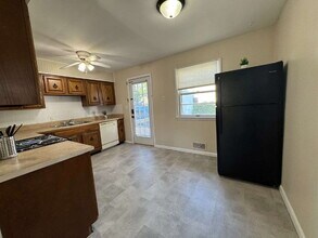 2449 S 8th St in Springfield, IL - Building Photo - Building Photo