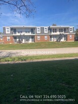 201 Bedford Dr in Warrenton, MO - Building Photo