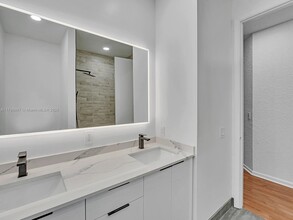 3420 Washington Ln in Hollywood, FL - Building Photo - Building Photo
