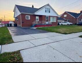 91 Bloomfield Ave, Unit 2 in Depew, NY - Foto de edificio - Building Photo