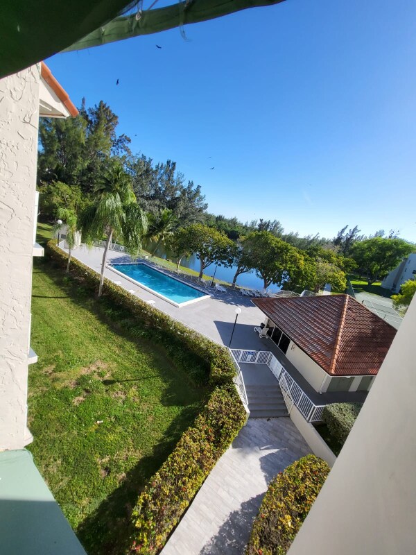 8260 SW 210th St in Cutler Bay, FL - Building Photo - Building Photo