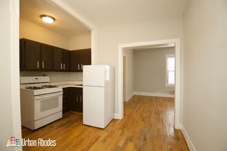 3713 N Pine Grove Ave, Unit M01B in Chicago, IL - Foto de edificio - Building Photo