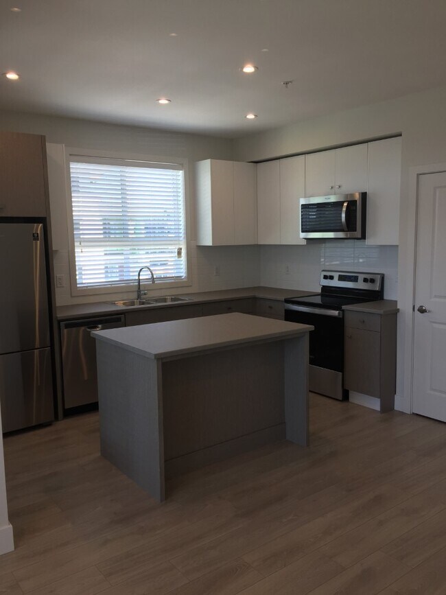 1514 McCallum Rd in Abbotsford, BC - Building Photo - Building Photo