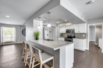 7221 W Libby St in Glendale, AZ - Building Photo - Building Photo