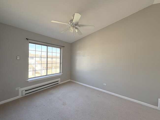 669 Quail Creek Dr in Grayslake, IL - Building Photo - Building Photo
