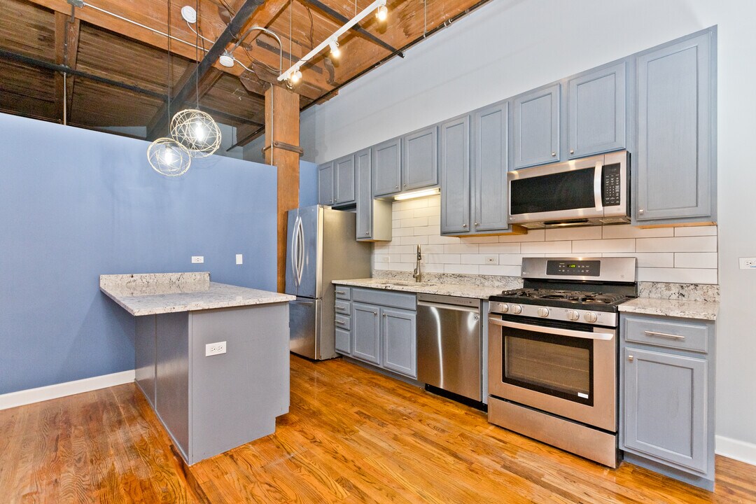 1500 W Monroe St, Unit 410 in Chicago, IL - Foto de edificio