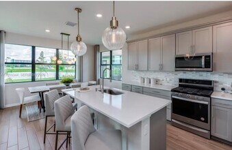 2485 Primrose Pl in Oakland Park, FL - Building Photo - Building Photo