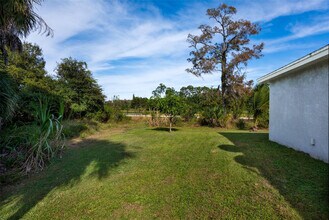 8007 Royal Ct in La Belle, FL - Building Photo - Building Photo